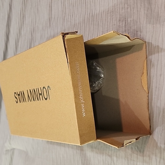 NIB Johnny Was Sneakers size 8 - Picture 7 of 8